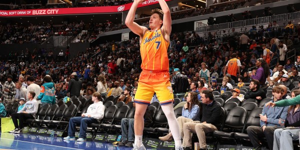 开云账号注册-【菜鸟】克尼佩尔19分7板4助 双向西塞10分13板3帽 科沃德17分2帽