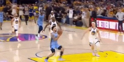 开云官网入口-水平稀烂or极致控场？勇熊一战被离谱吹罚抢戏