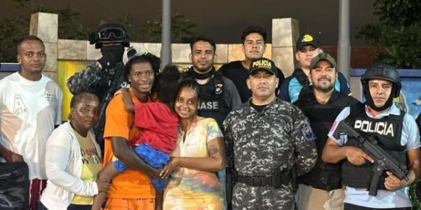 开云账号注册-厄瓜多尔球员躲床底逃劫，妻女被绑架后获救