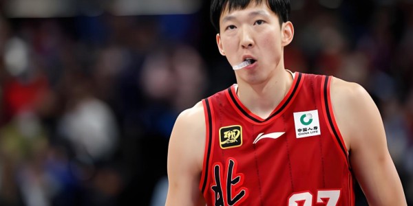 开云体育平台-杜锋给广东队球员开动员会！